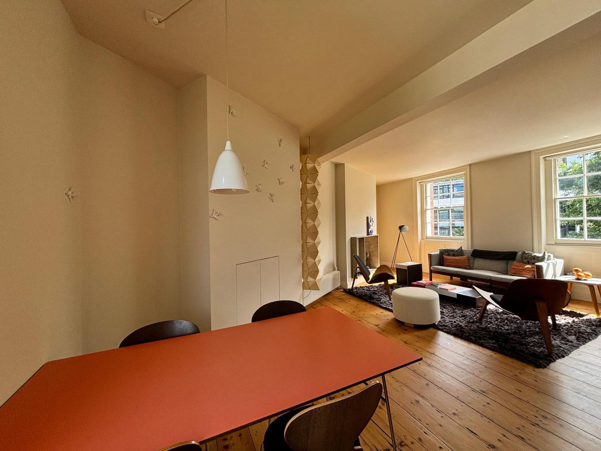 Trendy 1bd Flat On Historic Street Farringdon London