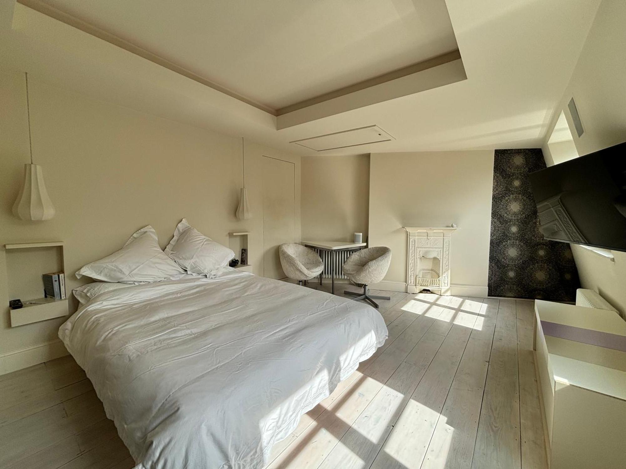 Trendy 1bd Flat On Historic Street Farringdon *